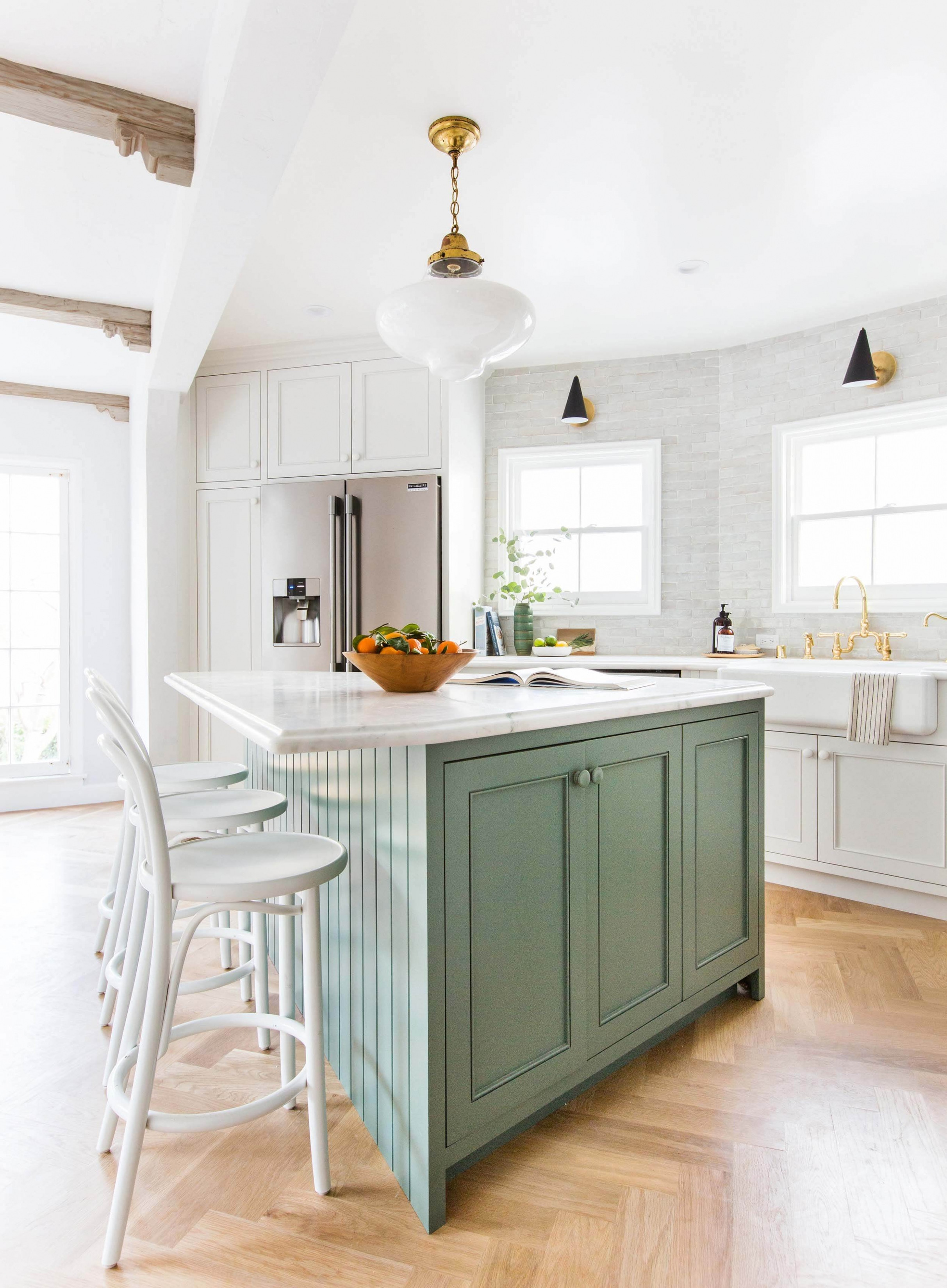 14 Unique Antique White Cabinets with Dark Hardwood Floors 2024 free download antique white cabinets with dark hardwood floors of country kitchen ideas white cabinets jackolanternliquors with regard to emily henderson frigidaire kitchen reveal waverly english modern e