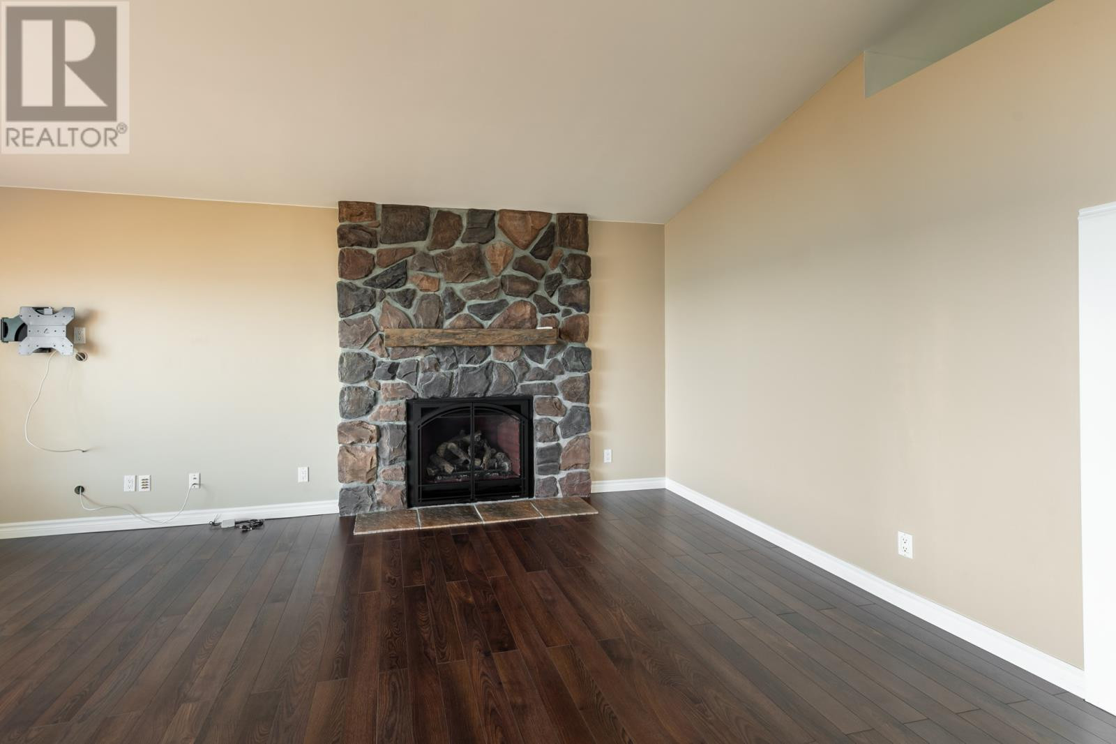 29 Elegant Canada Hardwood Flooring Pickering 2024 free download canada hardwood flooring pickering of 327 lakeside amherstburg for sale 449888 zolo ca with regard to for sale 327 lakeside amherstburg on 3 bed 2 bath house