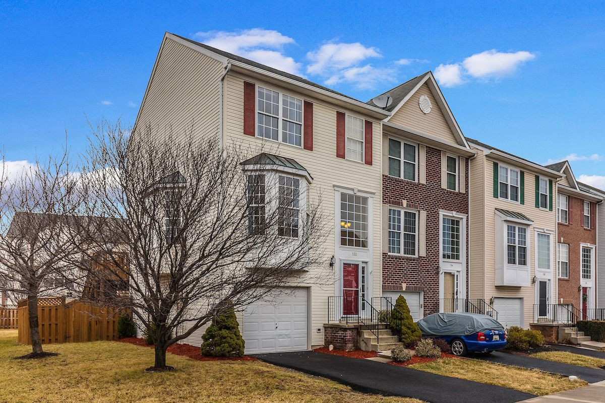 17 attractive Hardwood Floor Refinishing Frederick Md 2024 free download hardwood floor refinishing frederick md of check out my newest listing at 132 harpers way frederick md 21702 in check out my newest listing at 132 harpers way frederick md 21702 gorgeous end