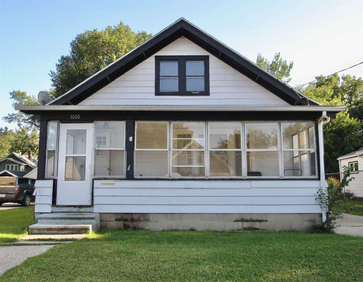 30 attractive Hardwood Floor Refinishing Janesville Wi 2024 free download hardwood floor refinishing janesville wi of beloit school district homes for sale realty solutions group for a donut lovers dream this 2 bedroom budget bungalow is located right around the