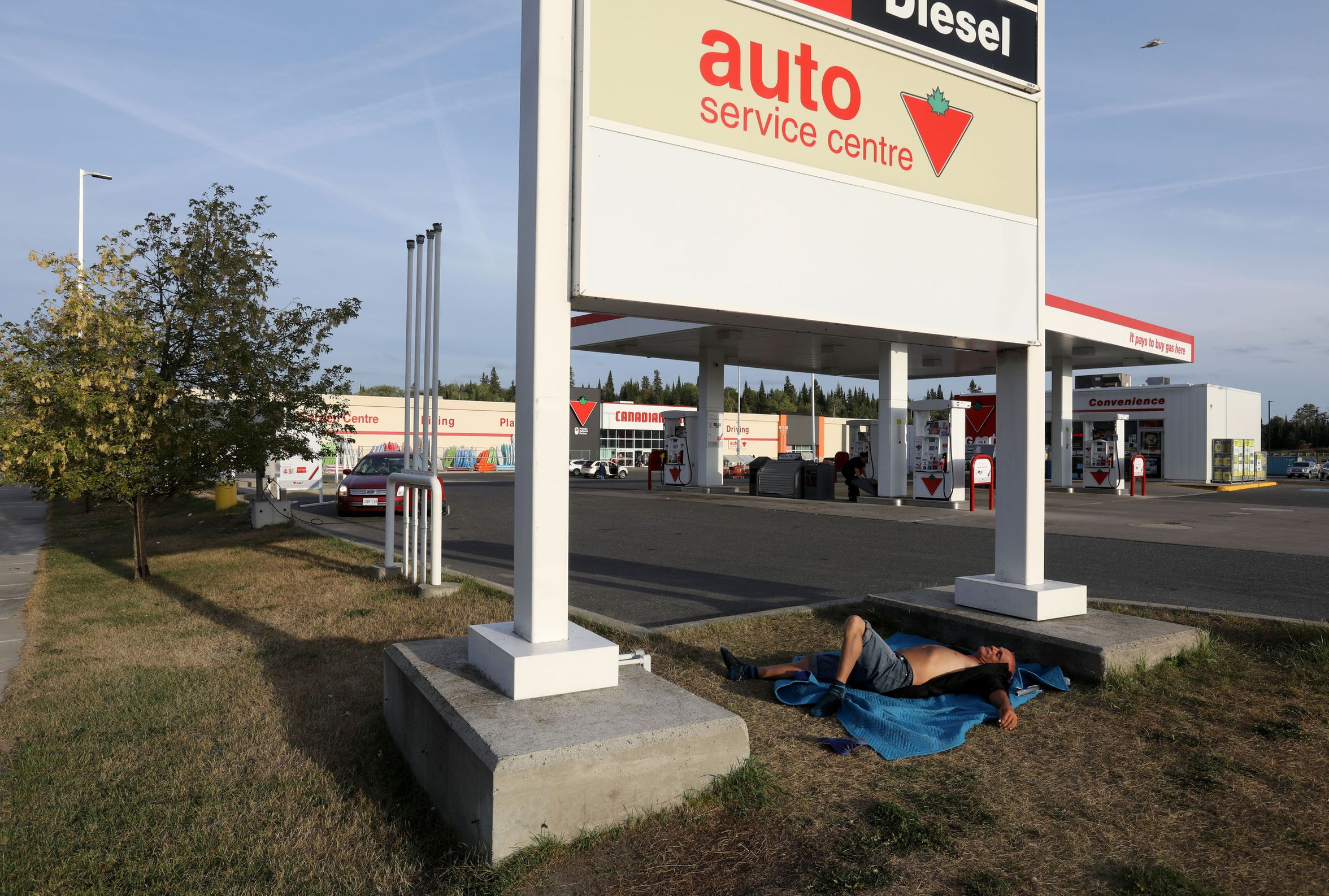 23 Famous Hardwood Floor Wax Canadian Tire 2024 free download hardwood floor wax canadian tire of substance abuse peace and freedom with regard to joe murphy takes a nap underneath the canadian tire gas station sign in kenora ontario