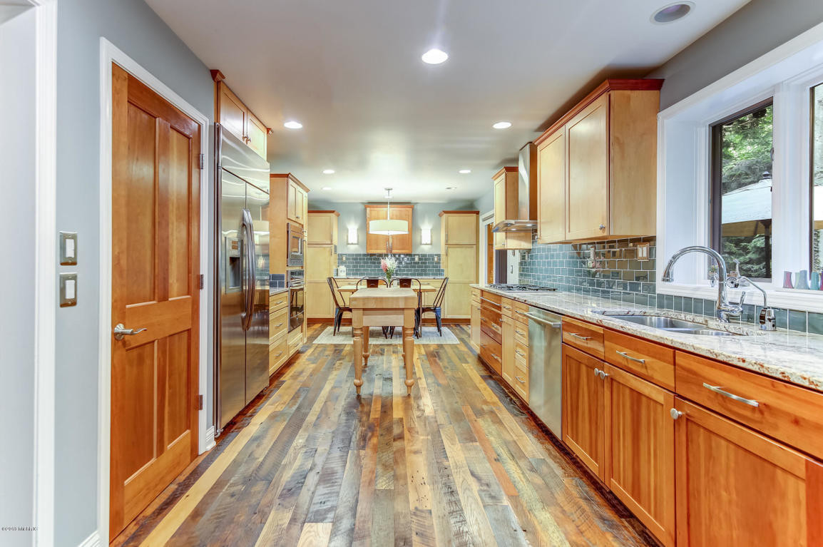 24 Stylish Hardwood Flooring Companies In Michigan 2024 free download hardwood flooring companies in michigan of 268 portchester road holland mi 49424 mls 18026936 jaqua realtors inside 268 portchester road holland mi 49424