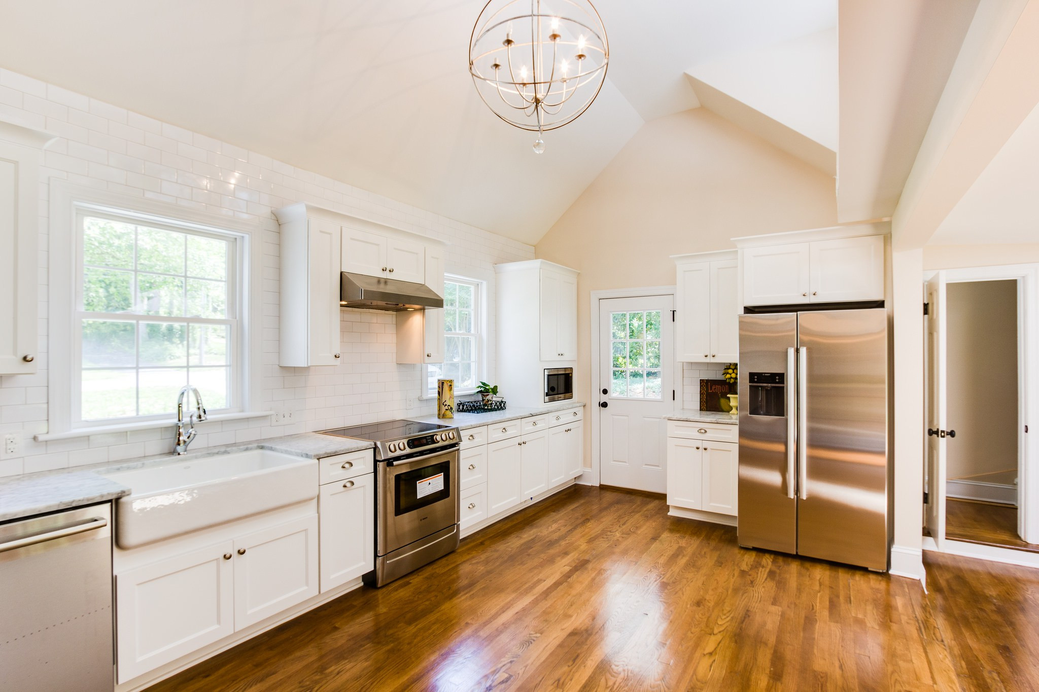 13 Best White Kitchen with Hardwood Floors 2024 free download white kitchen with hardwood floors of white kitchen wood floors floor and island kitchen remodel pinterest pertaining to white kitchen wood floors remodelaholic